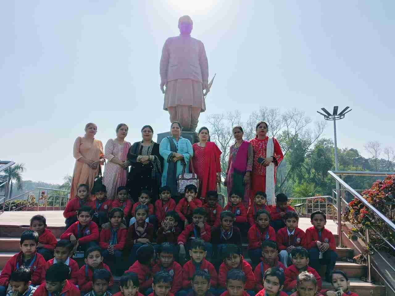 sd bal mandir school karnal students (picnic)